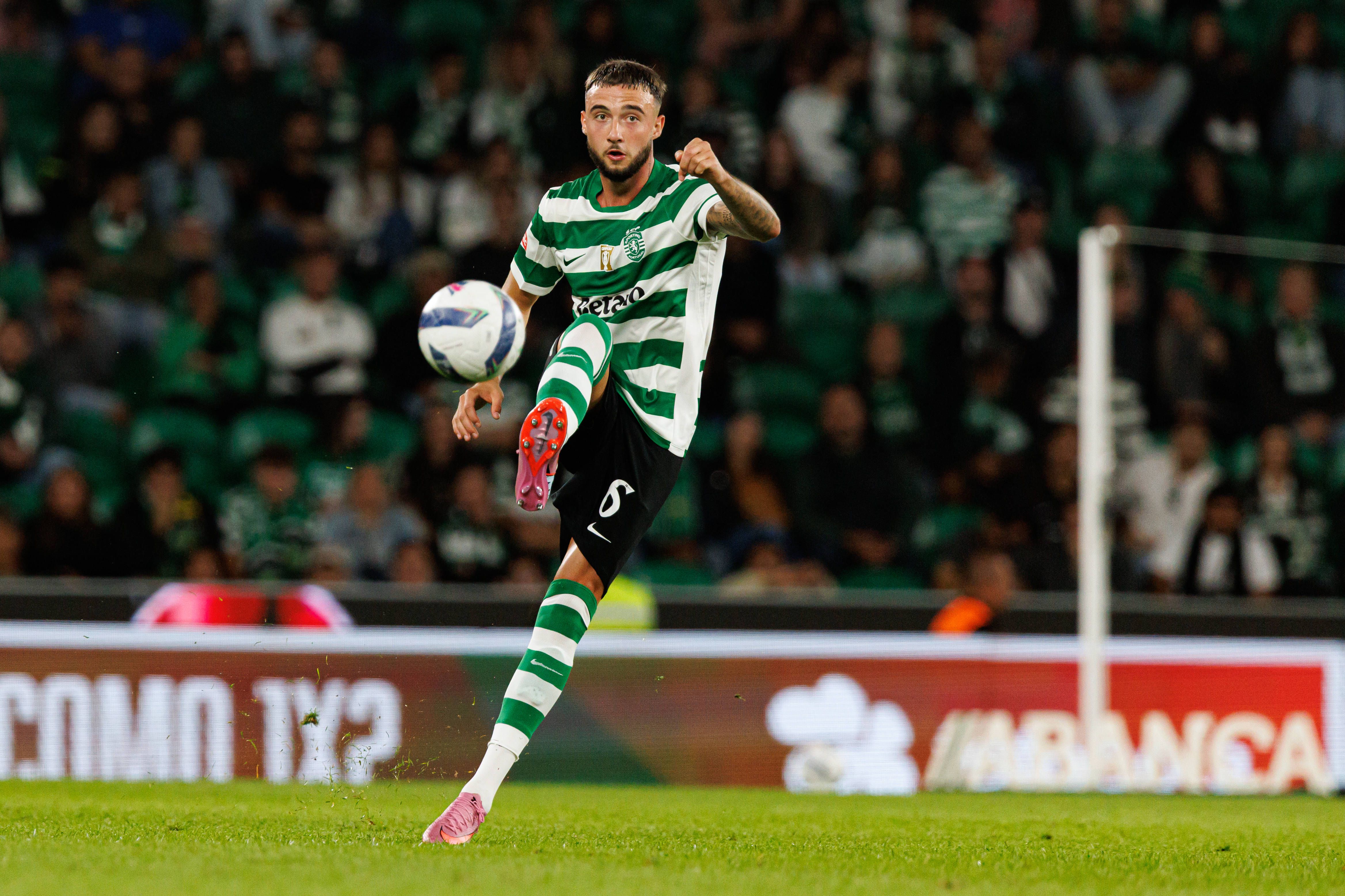 Zeno Debast, defesa-central belga de 22 anos, tem esta época 13 jogos pelo Sporting - Foto: IMAGO