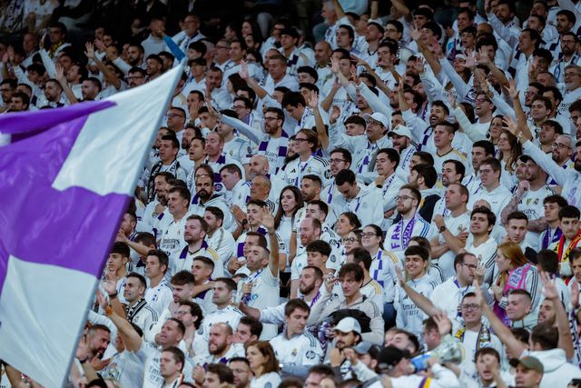 Adeptos do Real Madrid no Santiago Bernabéu