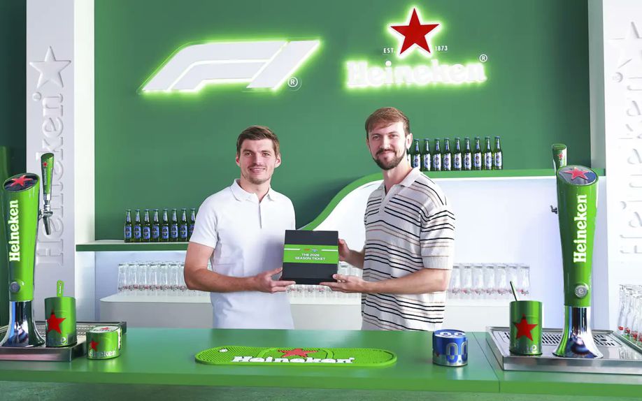 Brandon Burgess recebe bilhete de época da Fórmula 1 para 2026 - X Max Verstappen Brasil