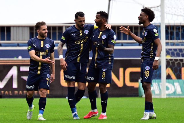 Kévin Rodrigues marcou um golaço pelo Kasimpasa ao Rizerspor a 9 de fevereiro