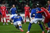 Gianluca Mancini, defesa-central da Itália, a fazer o primeiro golo da noite frente à Moldávia