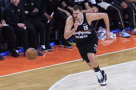 Jokic lendário: Nuggets páram Spurs em jogo dramático