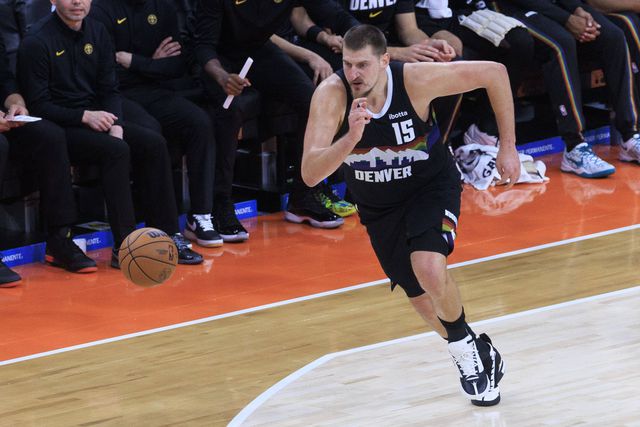 Jokic imparável lidera Nuggets à vitória sobre os Clippers