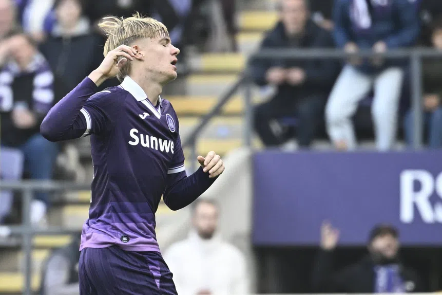 Prodígio De Cat causa guerra na Bundesliga!