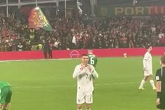 O gesto de Ronaldo... antes de ver o cartão vermelho