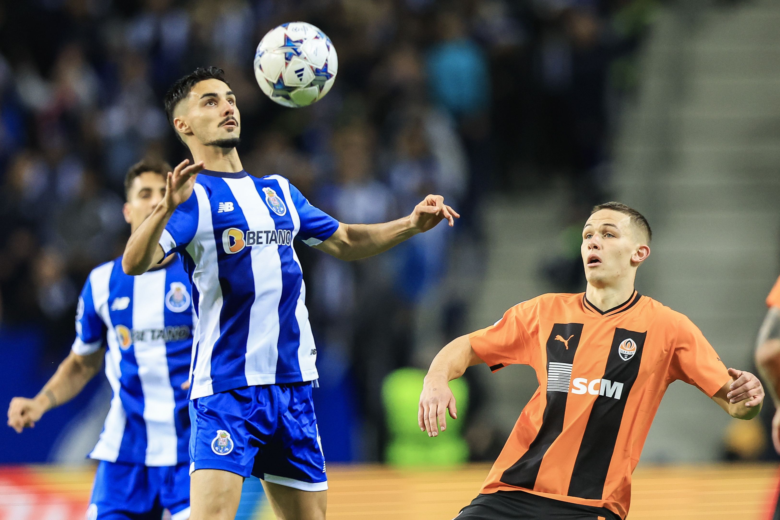 Inacreditável: Assistente confunde FC Porto e Shakhtar faz o