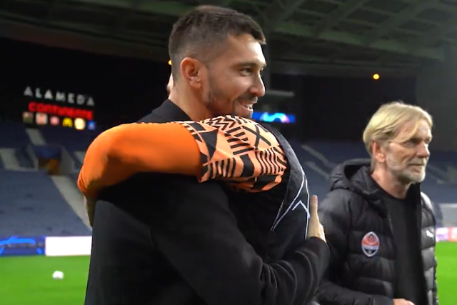 VÍDEO: ex-Benfica foi ao Dragão dar incentivo ao Shakhtar Donetsk