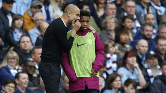 Micah Hamilton: de apanha-bolas a titular no Man. City