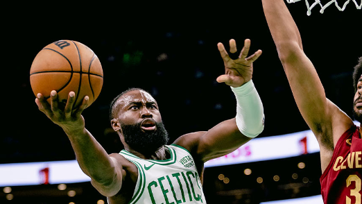 NBA: Celtics vencem sem Neemias, Doncic em destaque na vitória frente aos Lakers