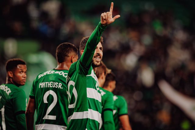 «Posição preferida? Até já fui à baliza...»