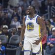 NBA: Draymond Green volta a perder a cabeça (vídeo)