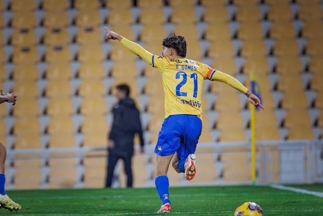 Rodrigo Gomes na equipa da semana do EA Sports FC 24
