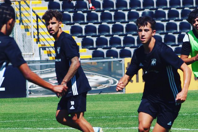 Casa Pia: Fracassa e Tomás Afonso (sub-19) foram novidades no treino