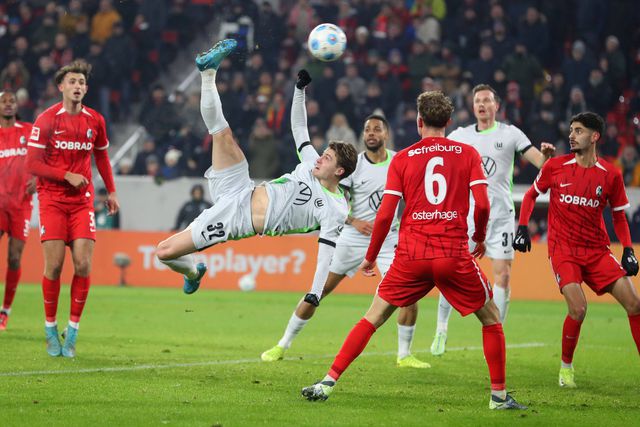 Bicicleta de Svanberg não evita derrota do Wolfsburgo de Tiago Tomás