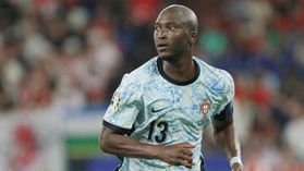 Danilo Pereira confirma interesse do FC Porto no verão: «PSG pedia muito dinheiro»