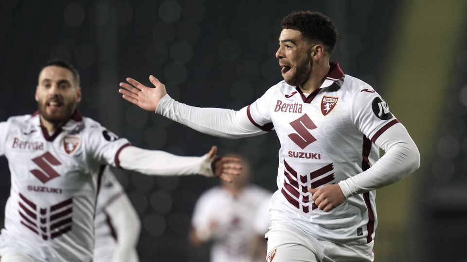 VÍDEO: golaço do meio-campo de Che Adams dá 3 pontos ao Torino