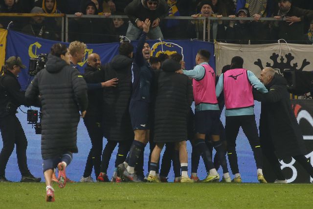 Jogadores da Lazio a celebrarem o golo da vitória de Noslin em casa do Parma