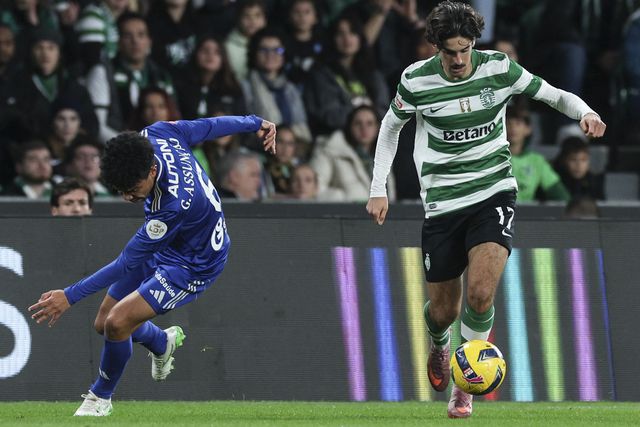 Gustavo Assunção desamparado após ter sido ultrapassado por Trincão (Foto Miguel. A. Lopes/LUSA)