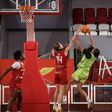 Lance do jogo de basquetebol Benfica-Barcelos no Pavilhão da Luz - Foto: FPB