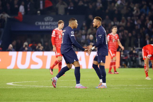 Mbappé e Neymar durante passagem pelo PSG