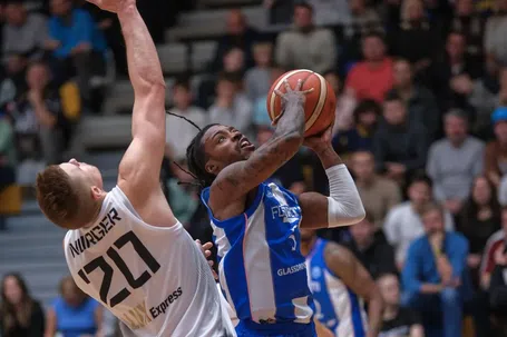 CAB-FC Porto adiado devido ao mau tempo na Madeira - Foto: FIBA