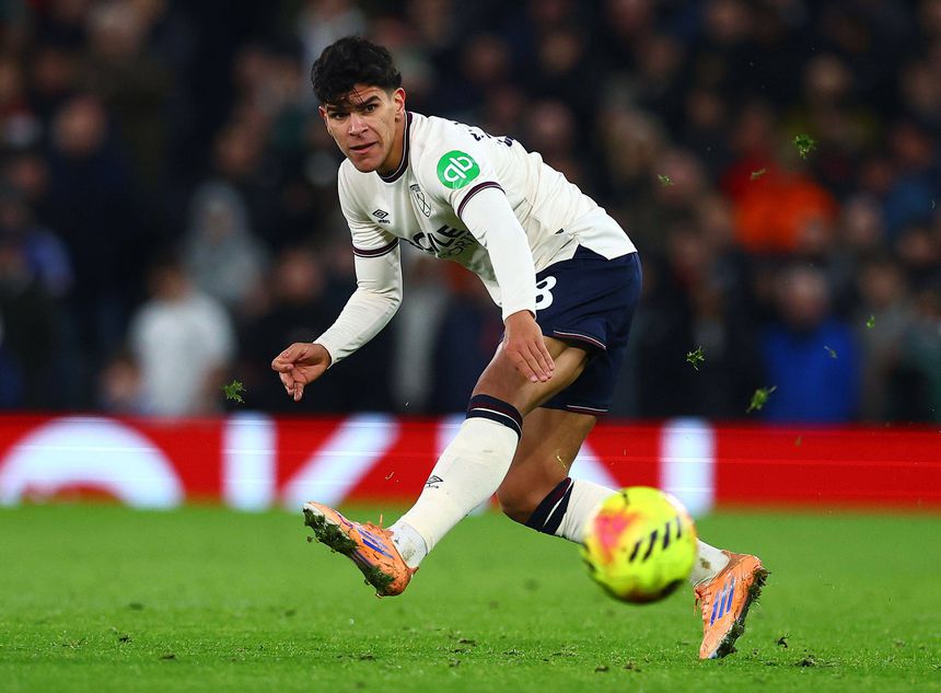 Mateus Fernandes jogou com Bednarek no Southampton - Foto: Imago
