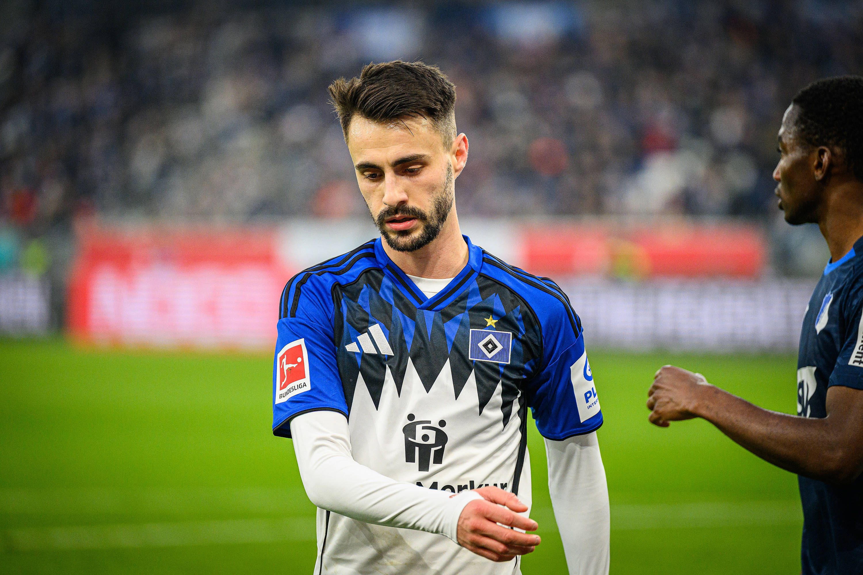 O Hamburgo resultou da fundação do Hamburger von 1888, o FC Falke 06 e o SC Germania von 1887, que por ser o mais antigo, foi o nome oficial do clube, antes da adoção da famosa sigla HVS (Hamburger Sport-Verein, em alemão).