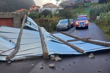 Depressão Emília não dá tréguas na ilha da Madeira e causa vários condicionamentos - Foto: Proteção Civil do Machico