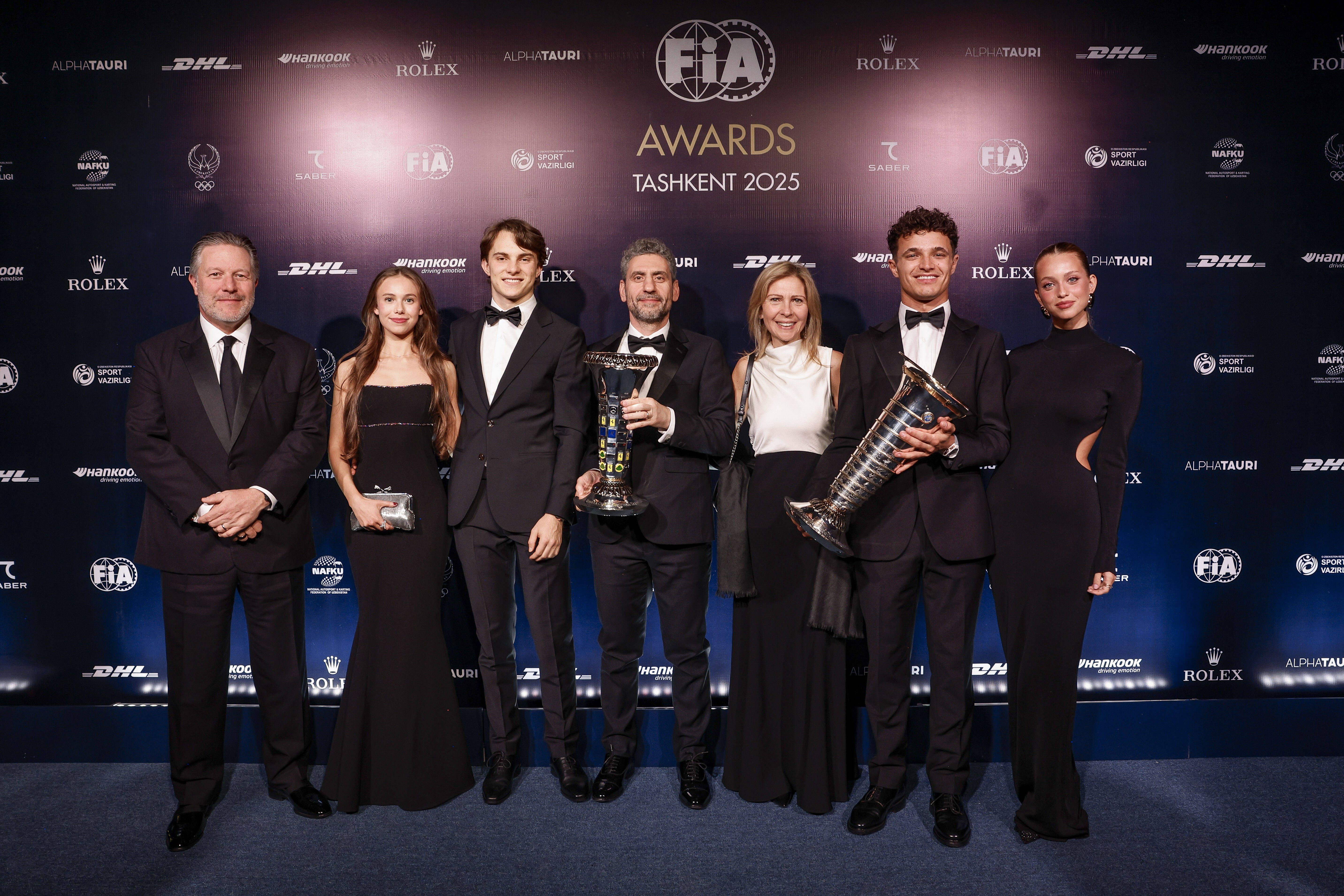 Lando Norris recebeu, na sexta-feira, o primeiro título de campeão do Mundo de Fórmula 1