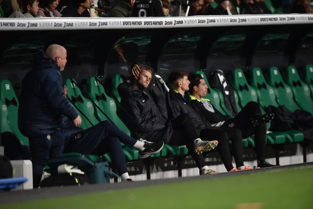 Hjulmand não saiu do banco - Foto: Miguel Nunes