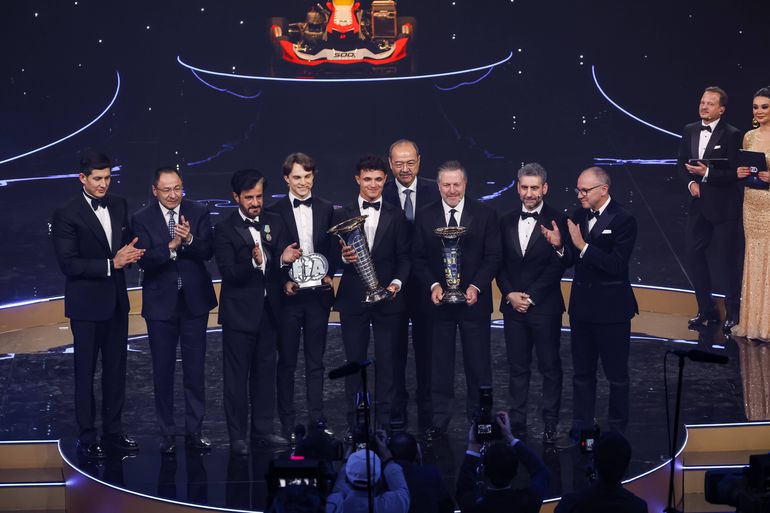 Lando Norris recebeu, na sexta-feira, o primeiro título de campeão do Mundo de Fórmula 1