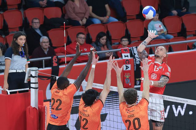 Benfica firme na perseguição ao líder Sporting