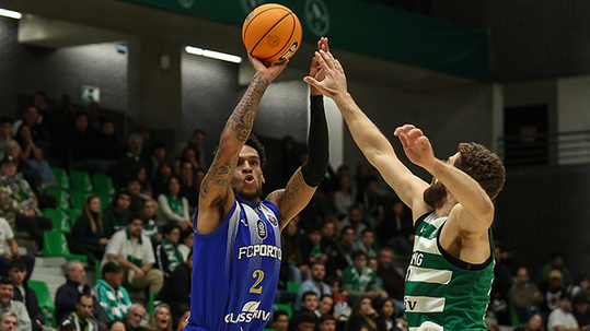 FC Porto vence jogo de loucos com o Sporting e está nas ‘meias’ da Taça