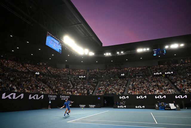 Djokovic levado a 4 horas de encontro para passar primeira ronda na Austrália