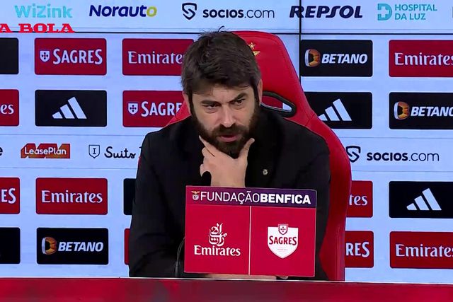 «O jogo não teve um árbitro à altura»