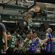 Grave rotura põe fim à época e Eurobasket para André Cruz