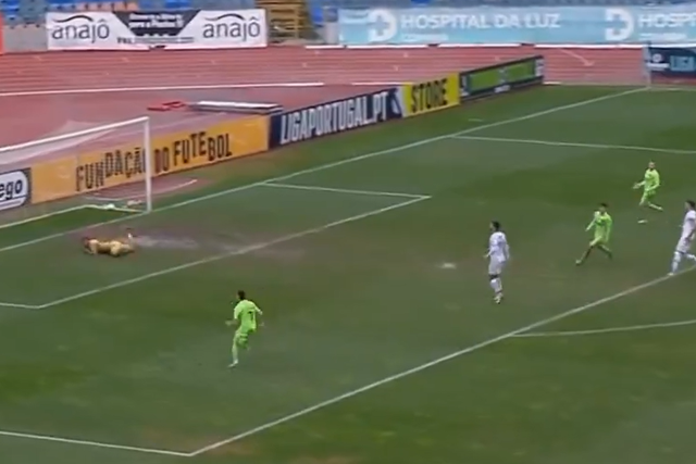 O golaço de André Soares frente ao Feirense (vídeo)