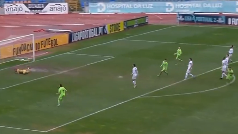 O golaço de André Soares frente ao Feirense (vídeo)