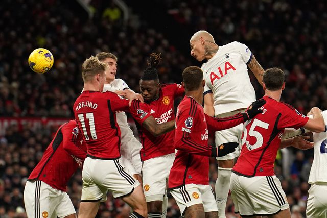 Man. United e Tottenham empatam em duelo muito animado