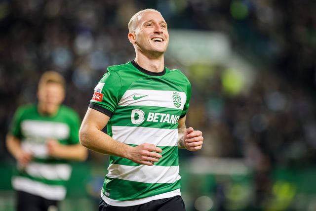 Sporting: Nuno Santos já está em Londres a sonhar com Prémio Puskás