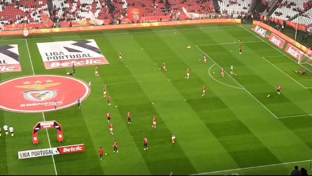 'Enter Sandman' e o Benfica para o aquecimento