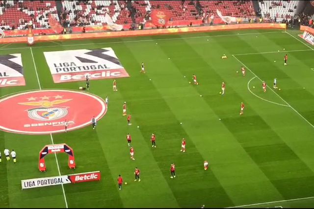 'Enter Sandman' e o Benfica para o aquecimento