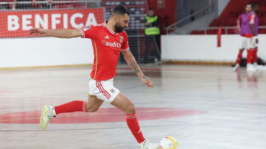 Benfica dá pontapé na crise