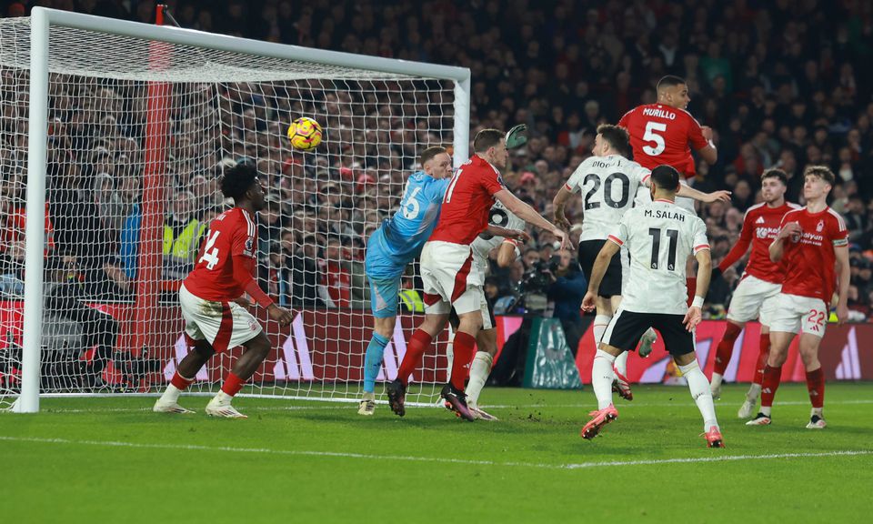 Diogo Jota entrou e marcou de cabeça o golo do empate do Liverpool