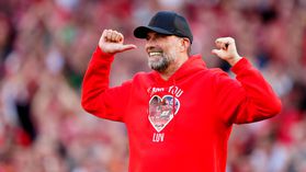 Klopp felicitou Slot: «Agora sabes como o Liverpool é especial»