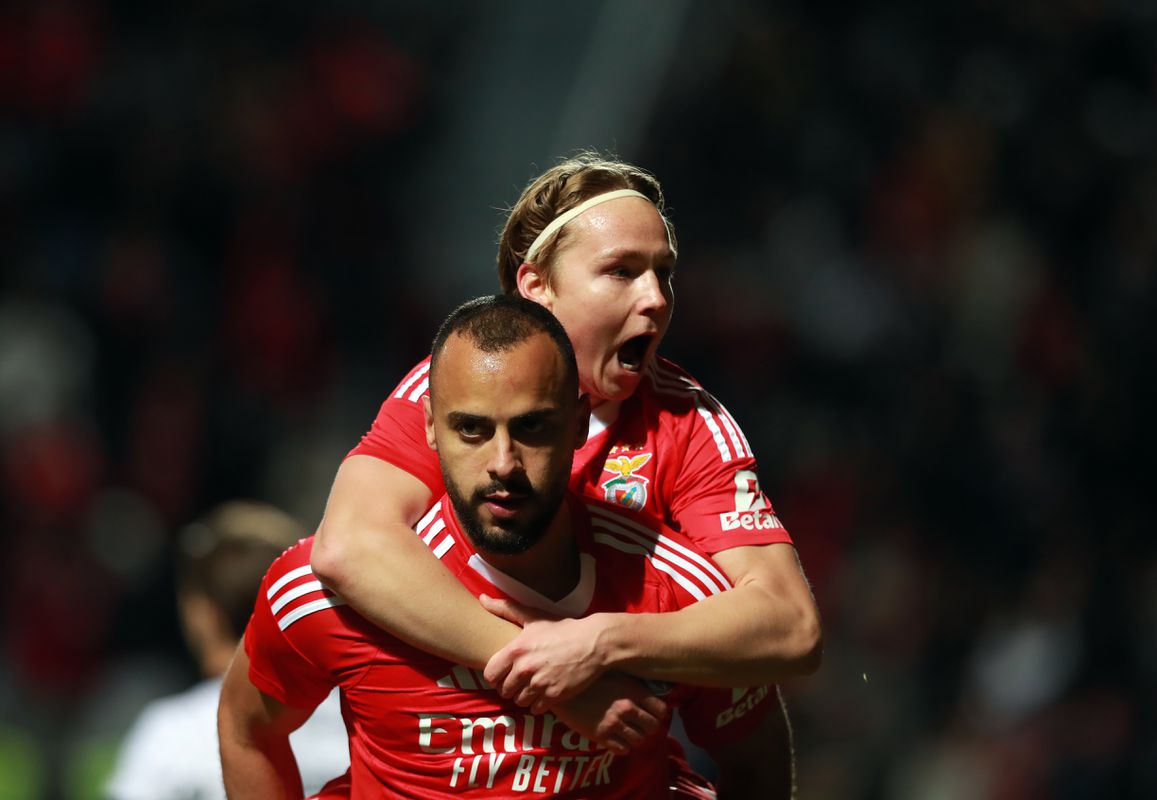 Arthur Cabral baralha as contas do mercado do Benfica