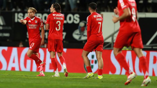 Benfica mostrou em Faro que há vida para lá de Di María (crónica)