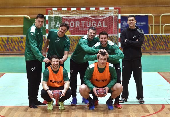 Os mais experientes da Seleção de andebol em grandes competições 'mimam' os estreantes, João Gomes e Ricardo Brandão