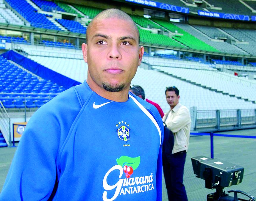 Ronaldo Nazário — a trajetória deste grande futebolista mostra como as exigências físicas podem condicionar uma carreira. Foto A BOLA