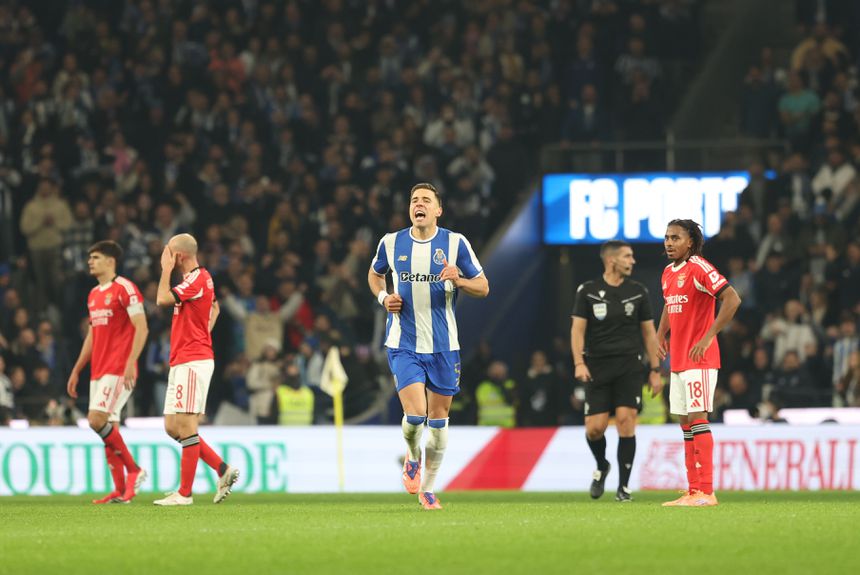 Bednarek festeja o golo que garantiu a qualificação do FC Porto para as meias-finais da Taça de Portugal frente a um Benfica, que deixa fugir dois objetivos em poucos dias - Foto: Catarina Morais/KAPTA +